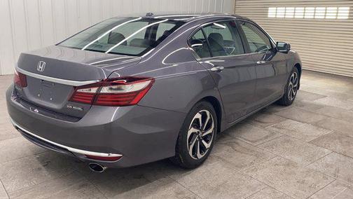 Photo 5 of 31 of 2017 Honda Accord EX-L