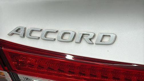 Platinum White Pearl 2021 Honda Accord Touring 2.0T
