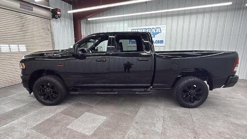 Diamond Black Crystal Pearlcoat 2022 RAM 2500 Big Horn Crew Cab 4x4 6'4' Box