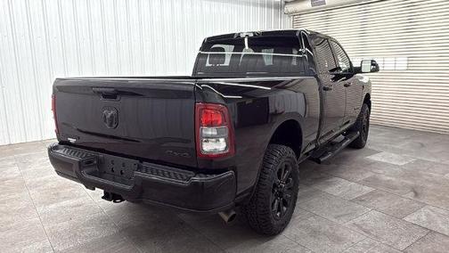 Diamond Black Crystal Pearlcoat 2022 RAM 2500 Big Horn Crew Cab 4x4 6'4' Box
