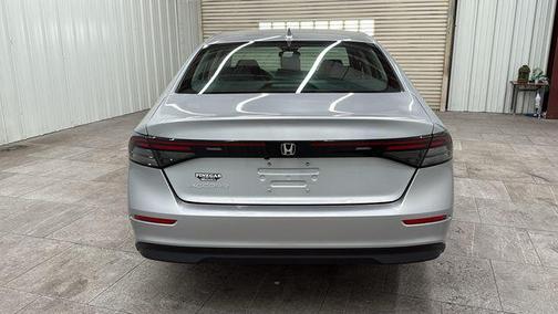 2025 Honda Accord LX 1.5T