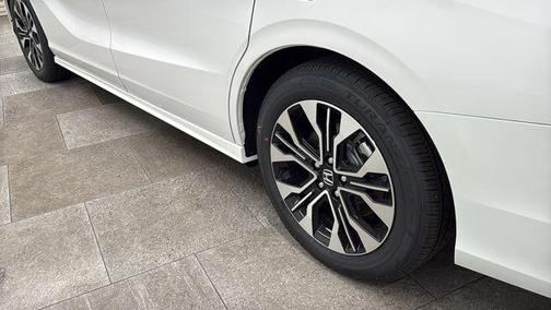 Platinum White Pearl 2026 Honda Odyssey Elite