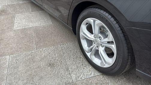 2025 Honda Accord LX 1.5T