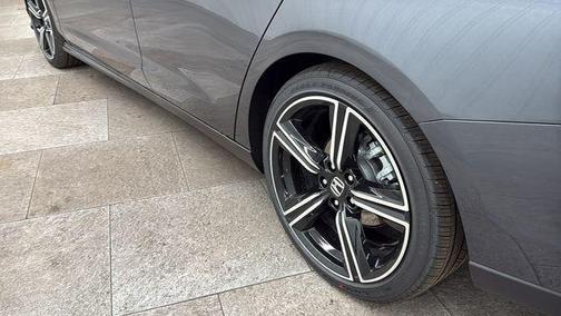 Meteorite Gray Metallic 2026 Honda Accord SE