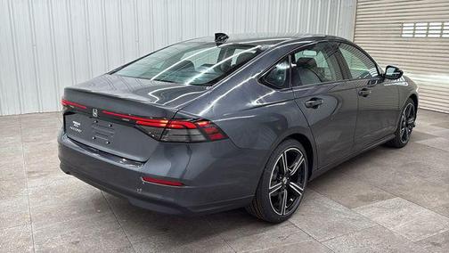 Meteorite Gray Metallic 2026 Honda Accord SE