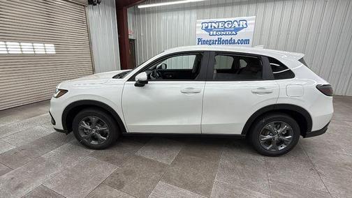 Platinum White Pearl 2026 Honda HR-V LX