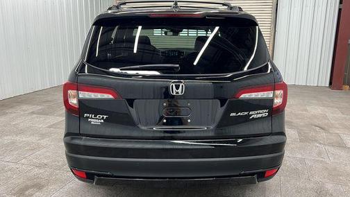 Crystal Black Pearl 2022 Honda Pilot AWD Black Edition