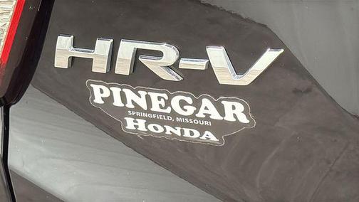 Crystal Black Pearl 2022 Honda HR-V LX