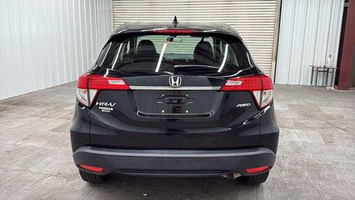 Crystal Black Pearl 2022 Honda HR-V LX