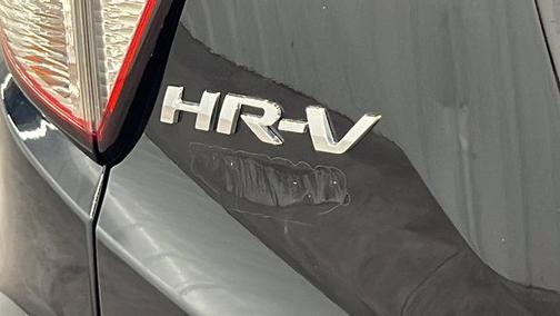 Crystal Black Pearl 2022 Honda HR-V LX