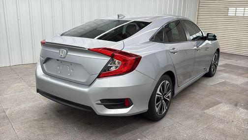 Lunar Silver Metallic 2018 Honda Civic EX-L