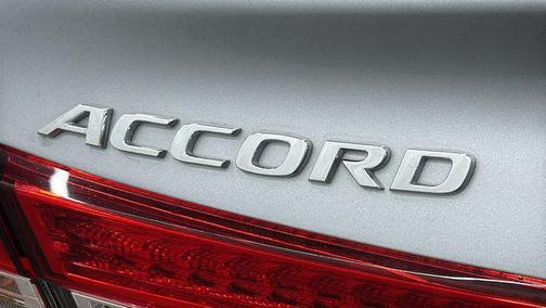 Lunar Silver Metallic 2019 Honda Accord Touring 2.0T