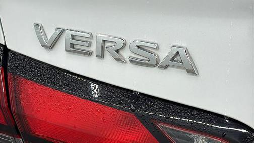 2022 Nissan Versa 1.6 SV