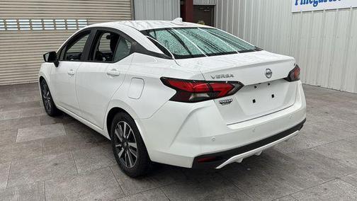 2022 Nissan Versa 1.6 SV