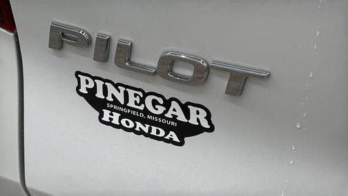 Platinum White Pearl 2022 Honda Pilot AWD TrailSport