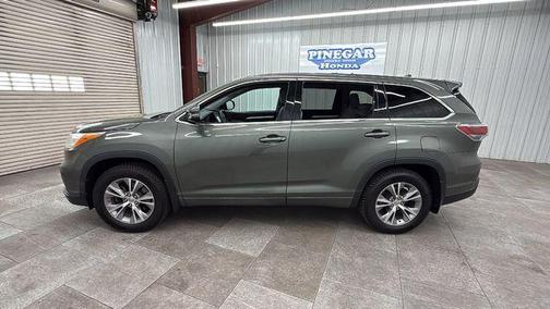 Alumina Jade Metallic 2014 Toyota Highlander LE Plus