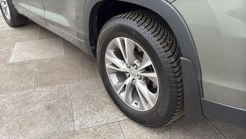 Alumina Jade Metallic 2014 Toyota Highlander LE Plus