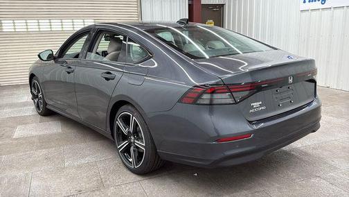 Meteorite Gray Metallic 2026 Honda Accord SE