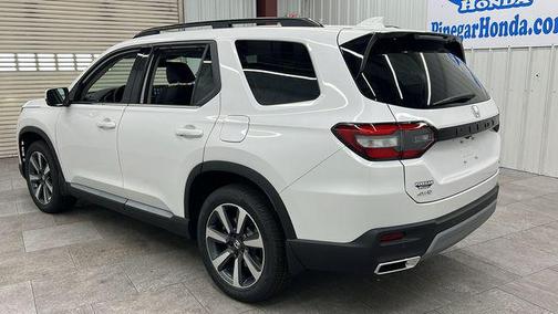 2025 Honda Pilot Touring 8-Passenger