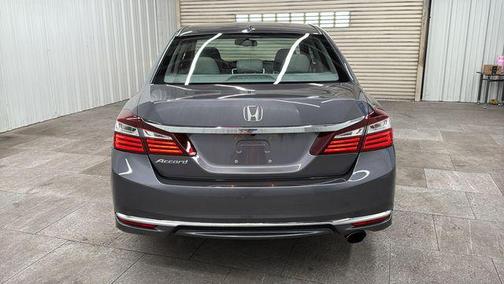 Modern Steel Metallic 2017 Honda Accord EX-L