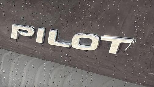 Crystal Black Pearl 2022 Honda Pilot 2WD Special Edition
