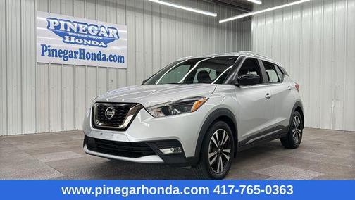 Brilliant Silver Metallic 2019 Nissan Kicks SR