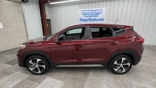 Photo 2 of 29 of 2017 Hyundai Tucson Sport