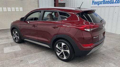 Photo 3 of 29 of 2017 Hyundai Tucson Sport