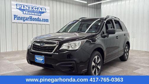 Crystal Black Silica 2017 Subaru Forester 2.5i