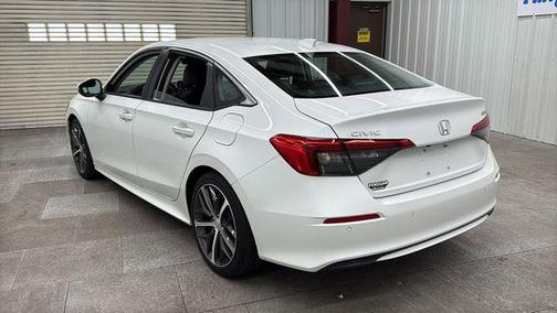 Platinum White Pearl 2022 Honda Civic Touring