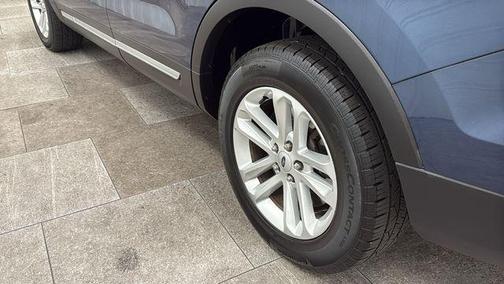 BLUE JEANS METALLIC 2017 Ford Explorer XLT