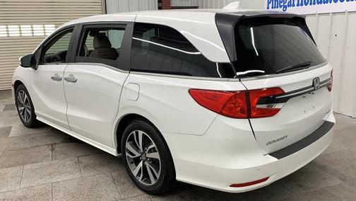 Photo 3 of 36 of 2021 Honda Odyssey Touring