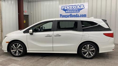 Photo 2 of 36 of 2021 Honda Odyssey Touring