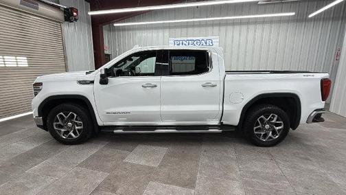 Summit White 2023 GMC Sierra 1500 SLT