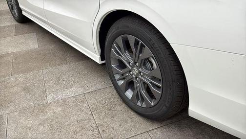 Platinum White Pearl 2026 Honda Odyssey Touring