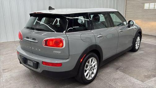 Moonwalk Grey Semi-Metallic 2016 MINI Clubman Cooper