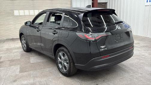 Crystal Black Pearl 2027 Honda HR-V LX