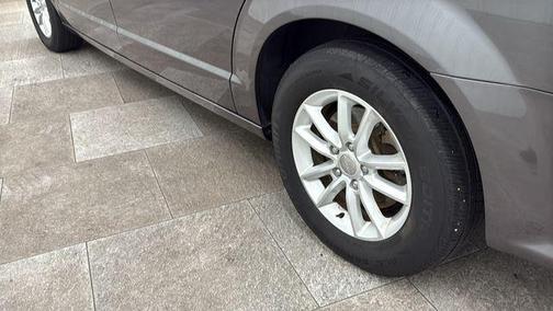 Granite Pearlcoat 2018 Dodge Grand Caravan SXT