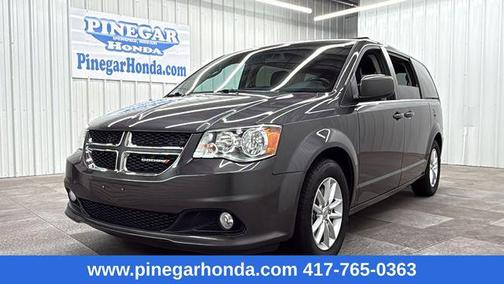 Granite Pearlcoat 2018 Dodge Grand Caravan SXT