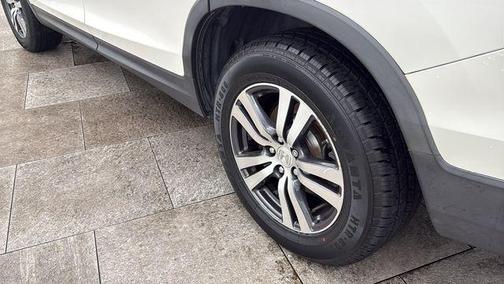 White Diamond Pearl 2017 Honda Pilot EX-L