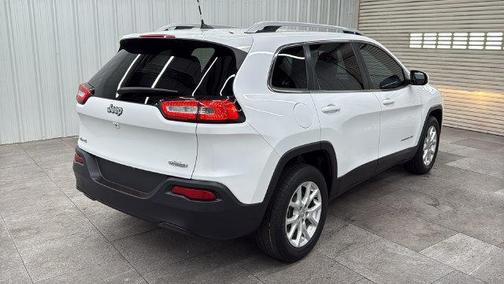 Bright White Clearcoat 2016 Jeep Cherokee Latitude