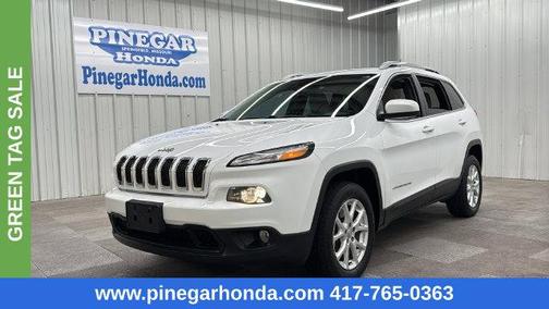 Bright White Clearcoat 2016 Jeep Cherokee Latitude