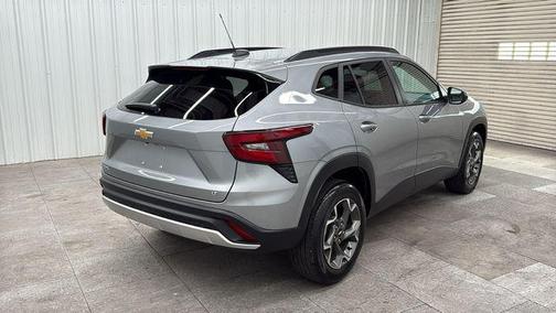 Sterling Gray Metallic 2024 Chevrolet Trax LT