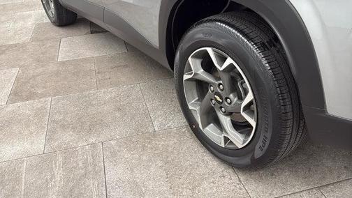 Sterling Gray Metallic 2024 Chevrolet Trax LT