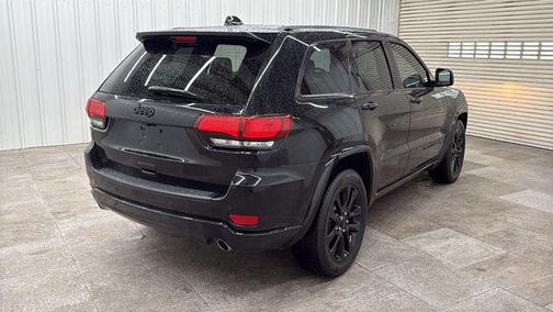 Diamond Black Crystal Pearlcoat 2020 Jeep Grand Cherokee Altitude