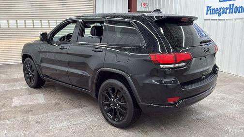 Diamond Black Crystal Pearlcoat 2020 Jeep Grand Cherokee Altitude