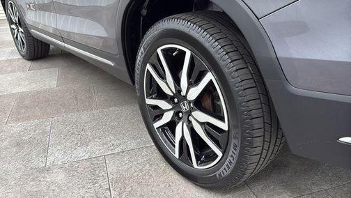 Modern Steel Metallic 2021 Honda Pilot AWD Elite