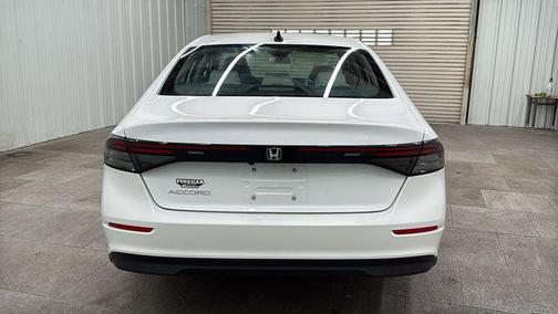 Platinum White Pearl 2026 Honda Accord SE