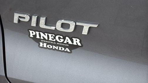 2022 Honda Pilot Touring 8-Passenger