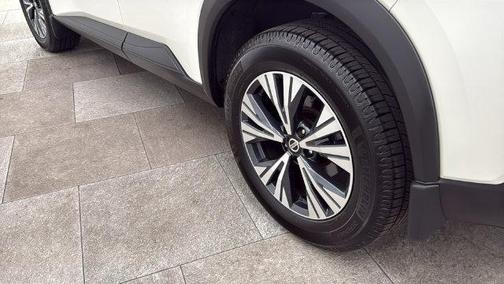 Pearl White Tricoat 2021 Nissan Rogue SV